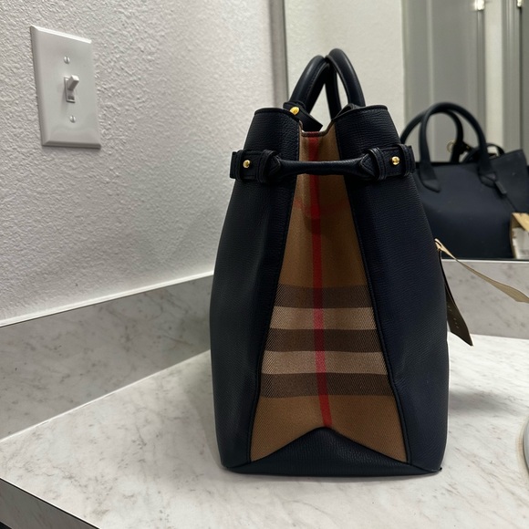 Blue Burberry Large Banner House Checker Leather - Picture 4 of 5